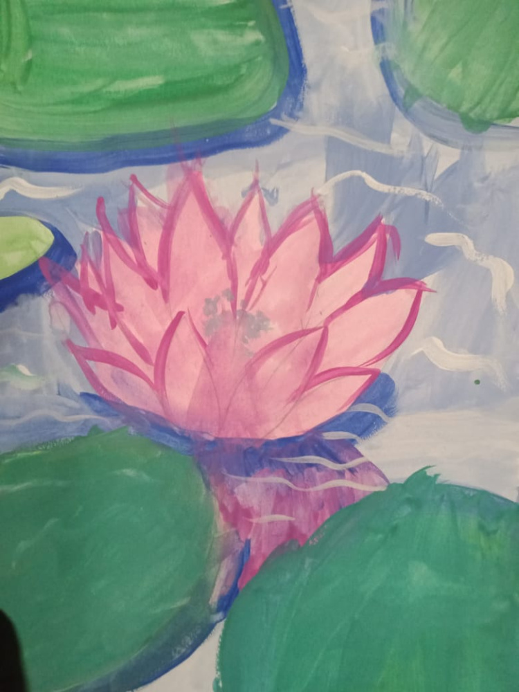 Цветок на пруду